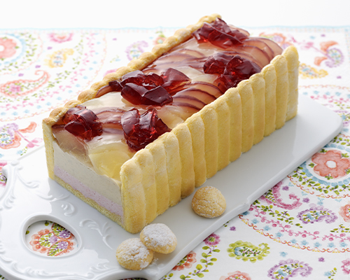 ケーキ：シャルロット・ヴァンルージュ