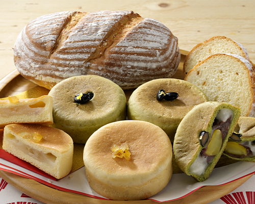 天然酵母パン：だし香るカンパーニュ/大福あんパン2種