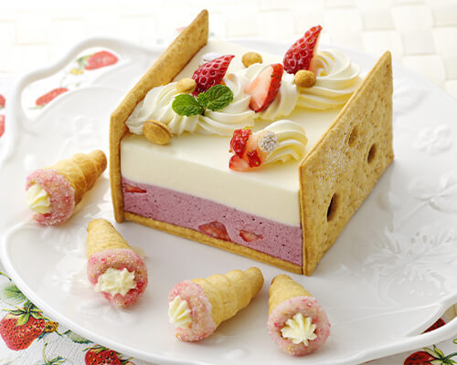 ケーキ：ホワイトベリーパイ＆プティブーケ