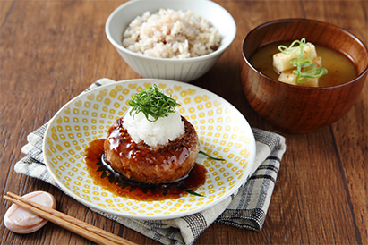（和食）和風ハンバーグ/十六雑穀米入りごはん/みそ汁