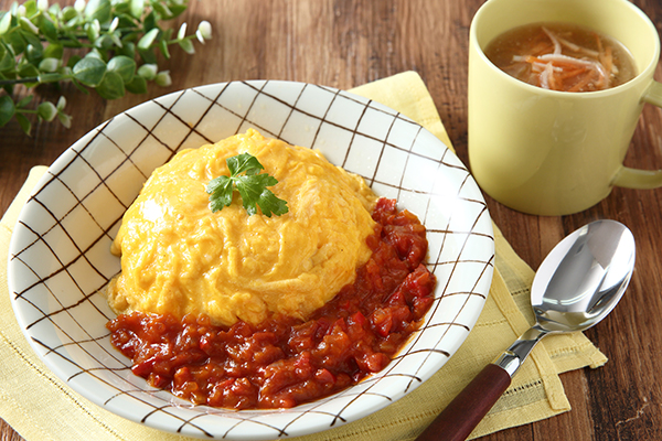 ふわとろオムライス トマトソース添え＆野菜スープ