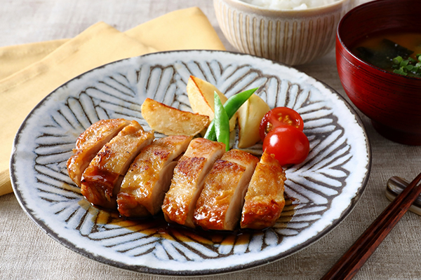 パリパリ照り焼きチキン＆ご飯＆味噌汁