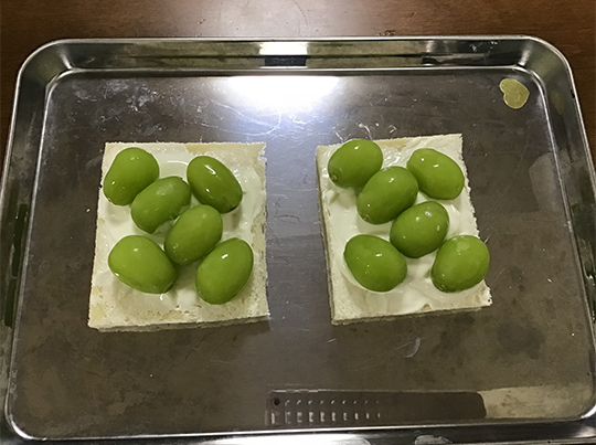 水切りヨーグルトのフルーツサンド